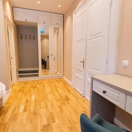 Black Gate - Quiet In The Heart Of Old Town With Free Private Secured Parking Апартаменты *