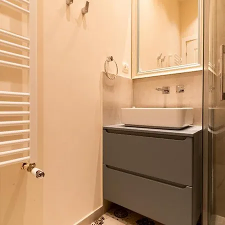 דירה Black Gate - Quiet In The Heart Of Old Town With Free Private Secured Parking *