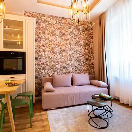Black Gate - Quiet In The Heart Of Old Town With Free Private Secured Parking Apartamento